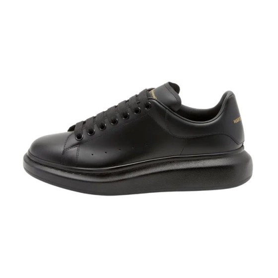 Men’s Oversized Sneaker in Black